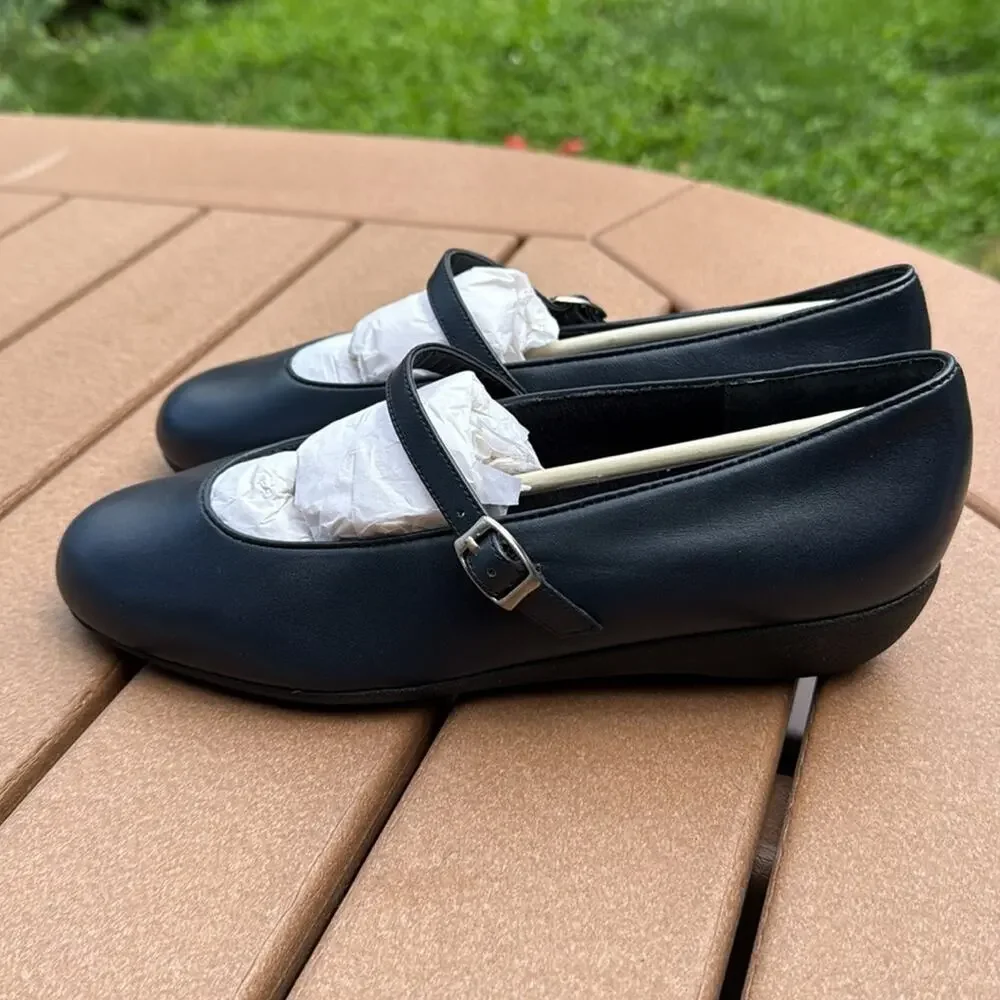 Auditions Navy Leather Jamie Shoes New in the Box 7.5 D